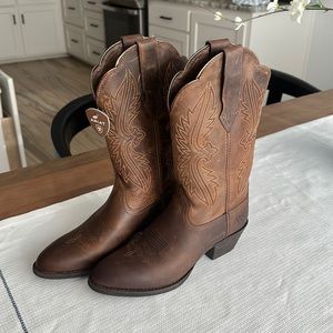 Ariat cowgirl boots